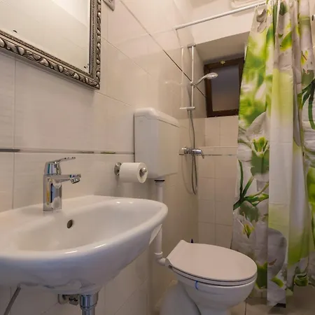 Ane Apartment