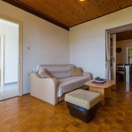 Ane Apartment *